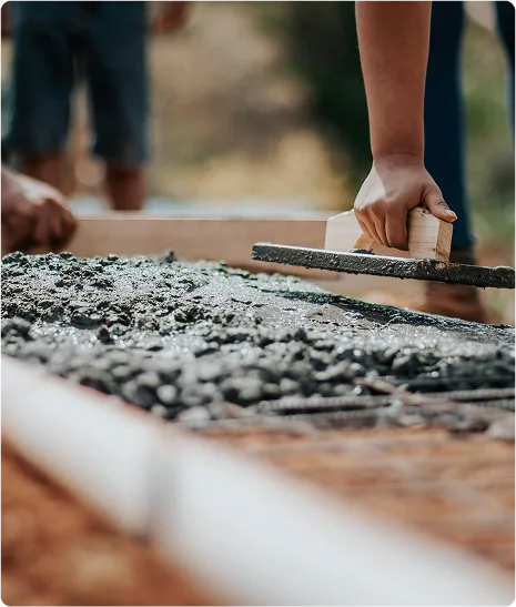 Professionista edile in cantiere